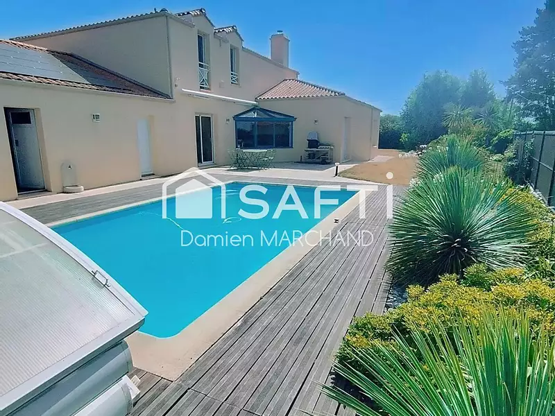 Maison, 238 m²