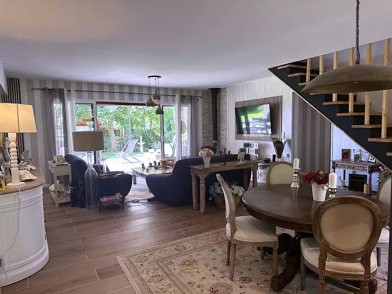 Maison, 210 m²