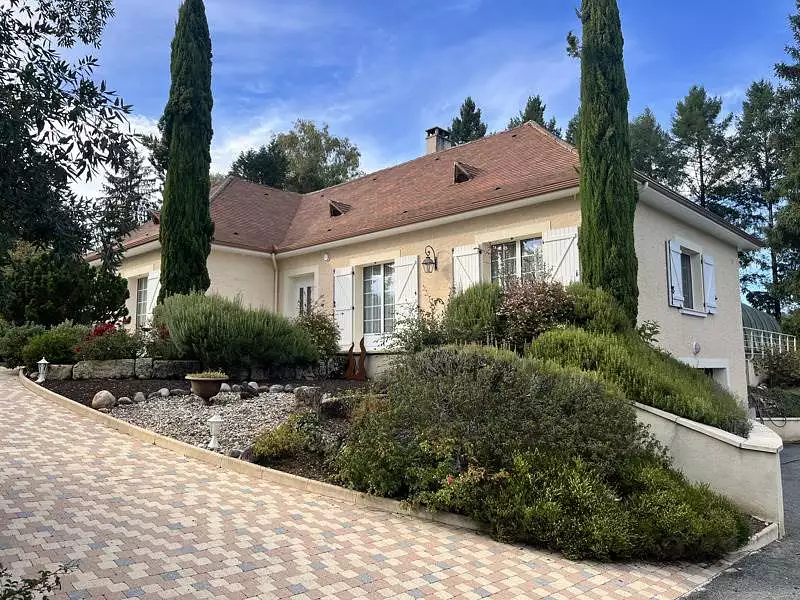 Maison, 268 m²
