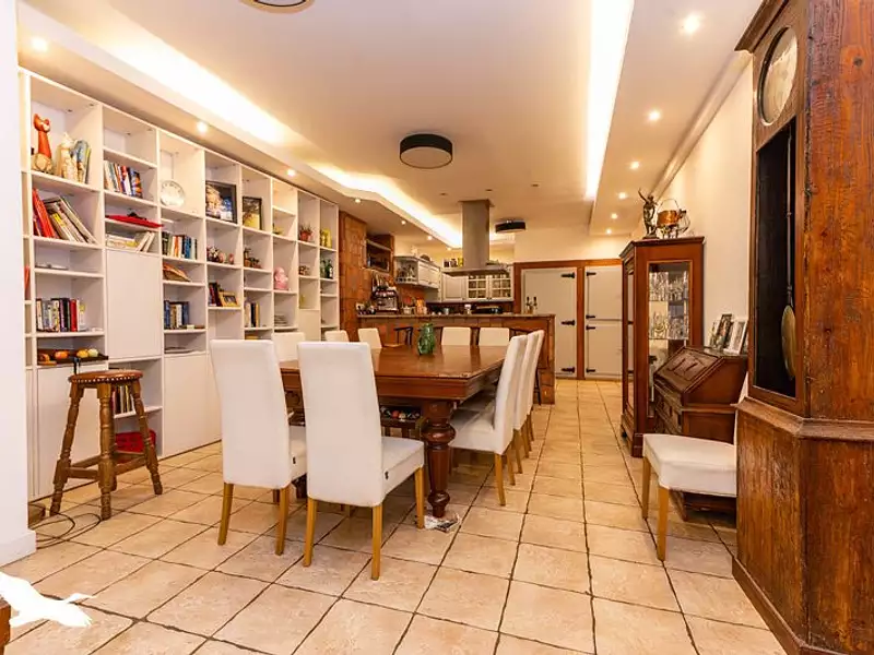 Appartement, 242 m²