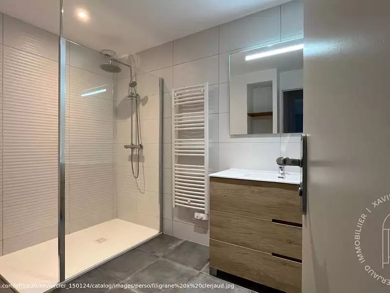 Immeuble, 130 m²