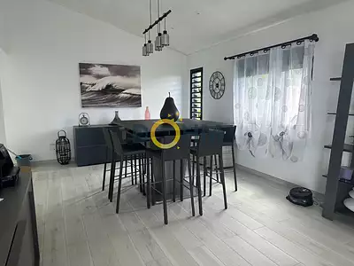 Maison, 169 m²