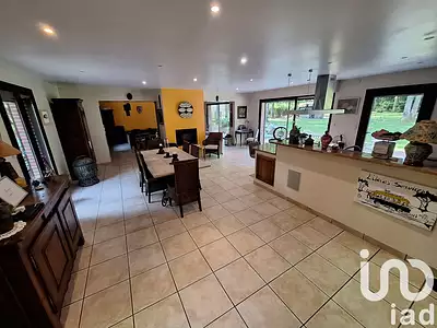 Maison, 196 m²
