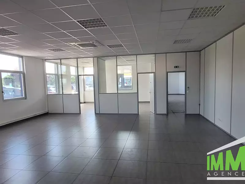Divers, 330 m²
