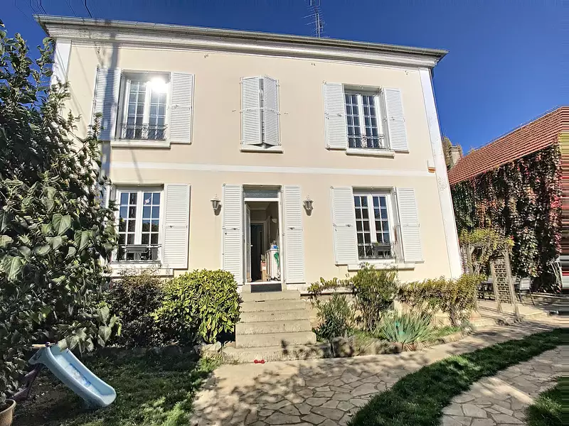 Maison, 185 m²