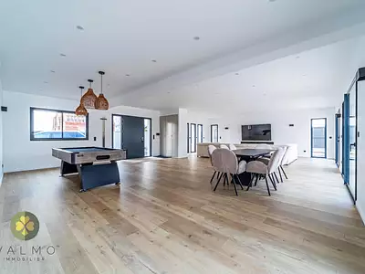 Maison, 275 m²