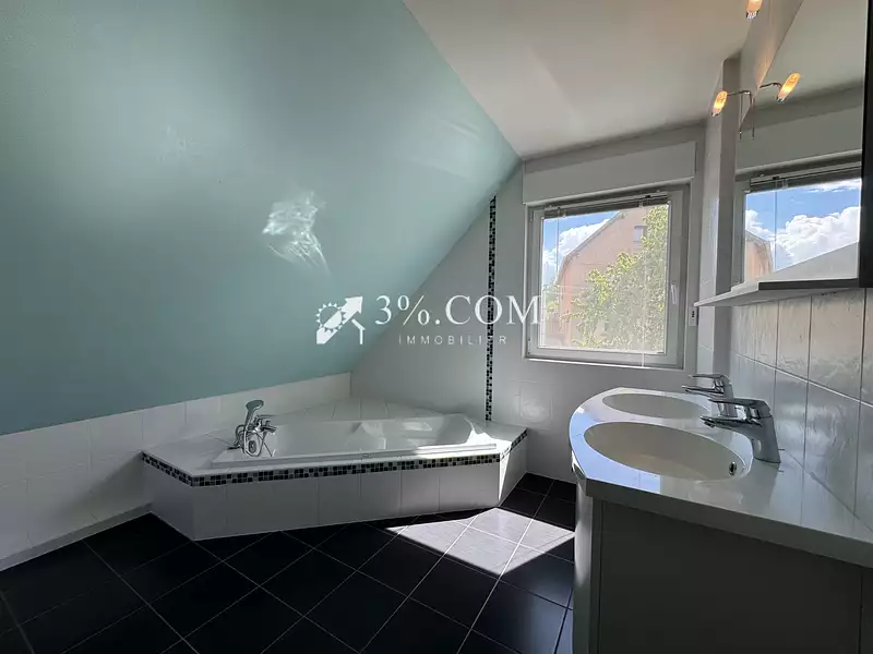 Maison, 166 m²