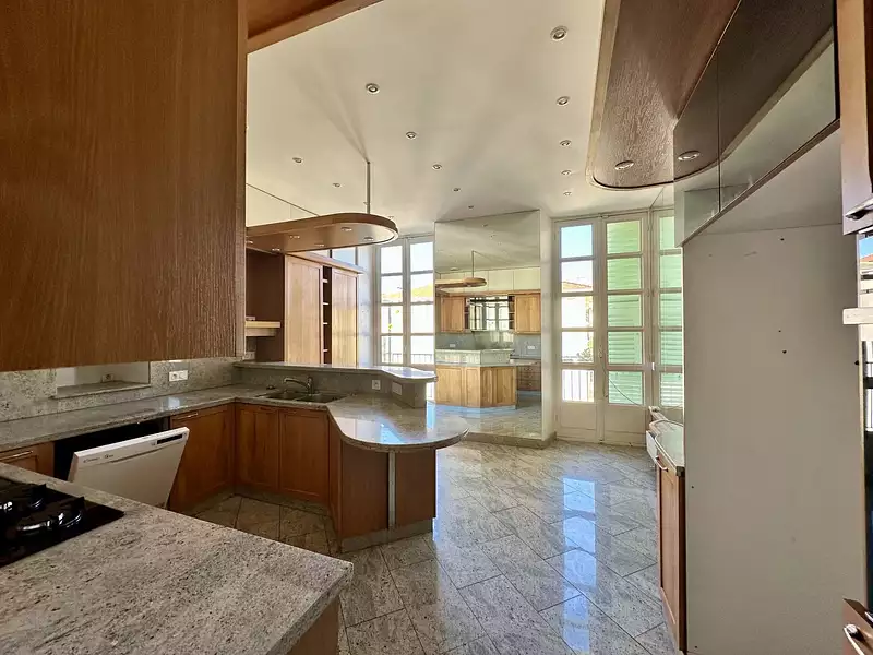 Appartement, 240 m²