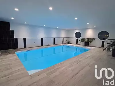 Maison, 225 m²