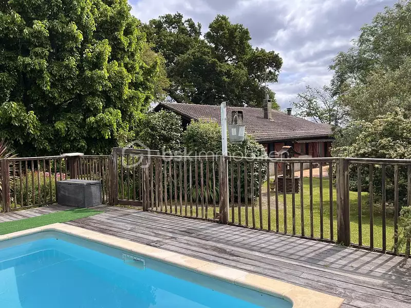 Maison, 240 m²