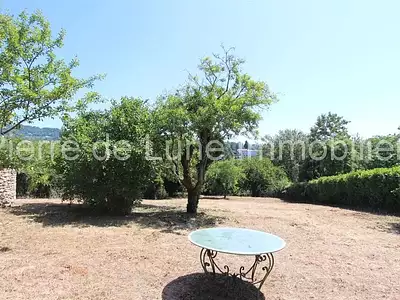 Terrain, 3 180 m²