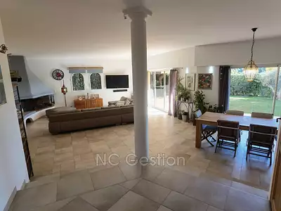 Maison, 334 m²
