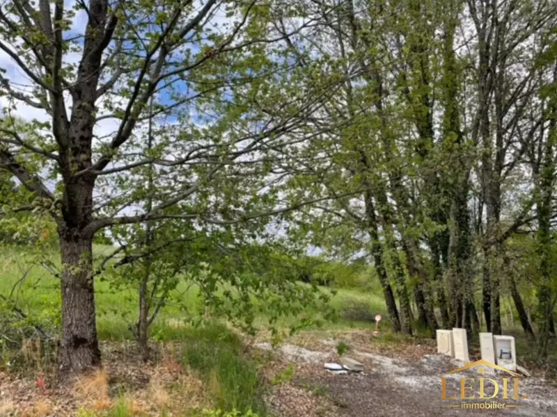 Terrain, 1 166 m²