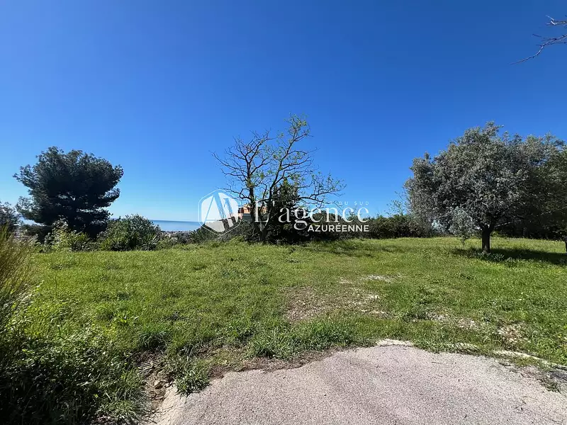 Terrain, 714 m²