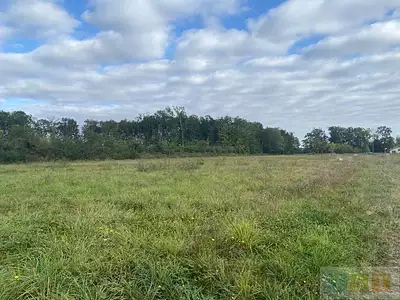 Terrain, 2 100 m²