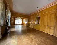 Maison, 972 m²