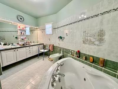 Maison, 335 m²