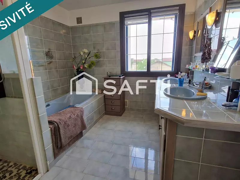 Maison, 216 m²