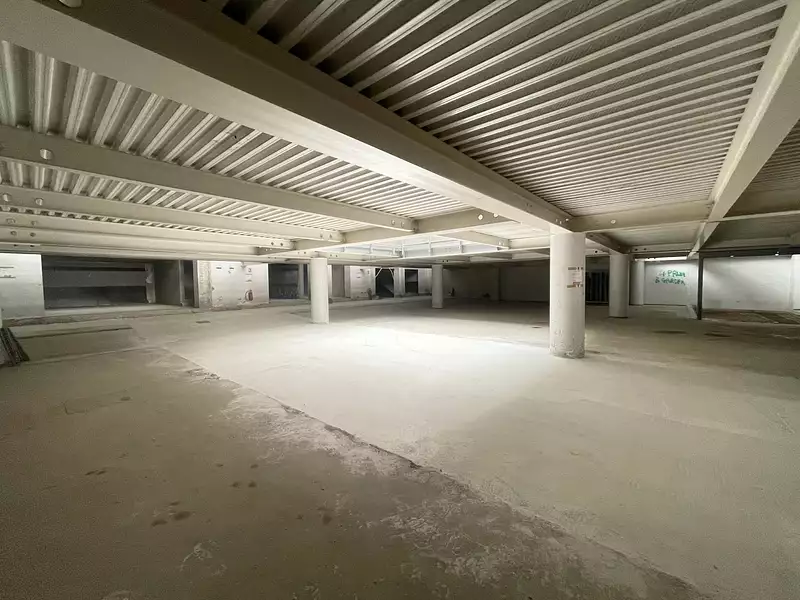 Divers, 1 900 m²