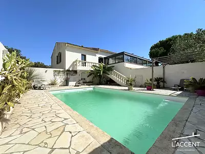 Maison, 370 m²