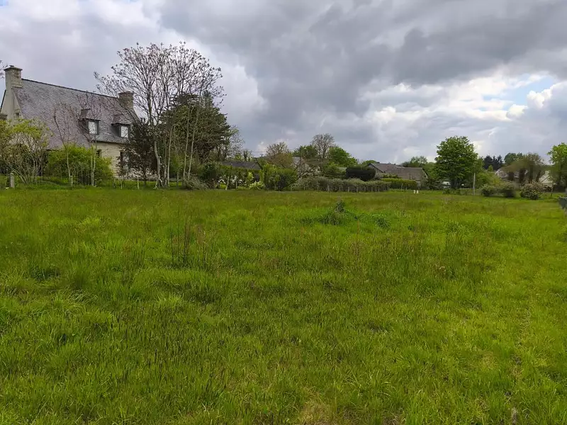 Terrain, 743 m²