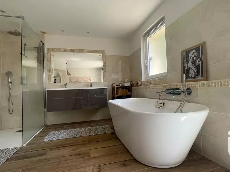 Maison, 226 m²