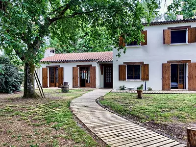 Maison, 225 m²