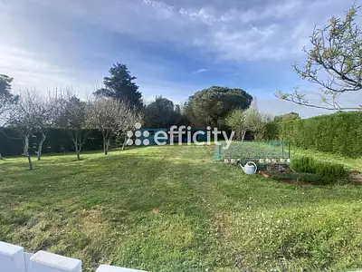 Terrain, 728 m²