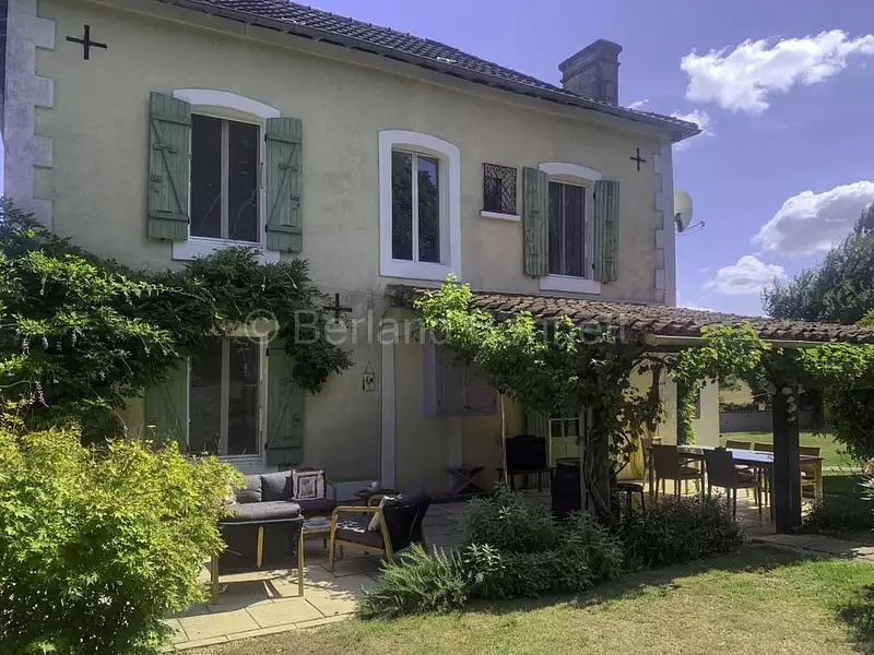 Maison, 161 m²