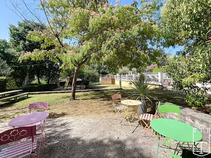 Maison, 640 m²