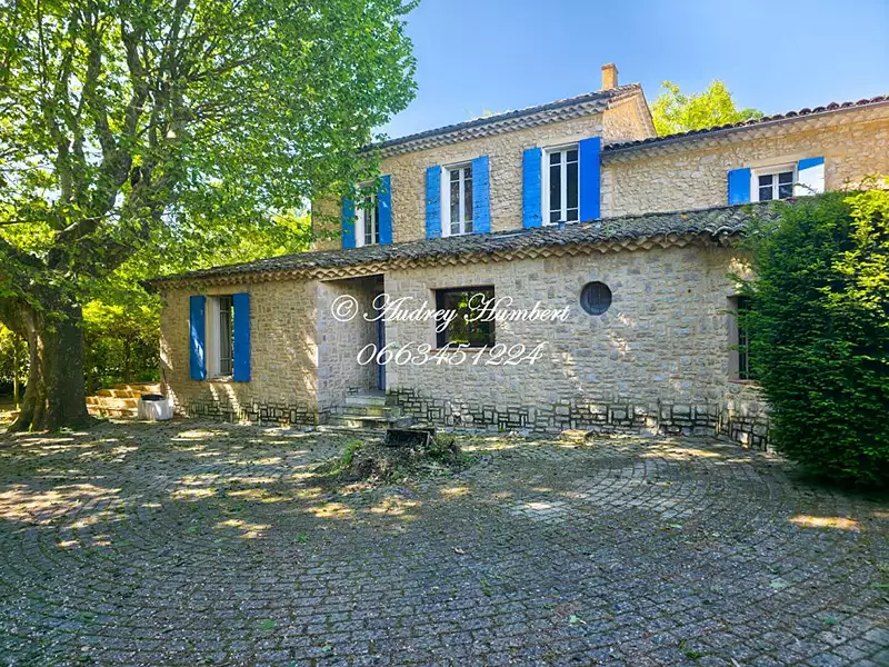 Maison, 193 m²