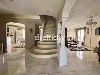 Maison, 197 m²