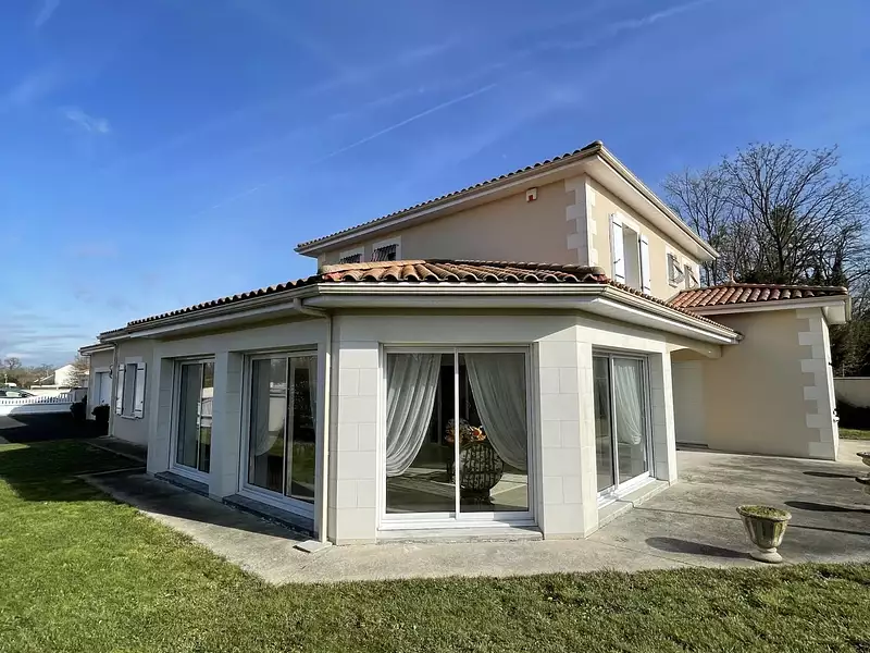 Maison, 318 m²