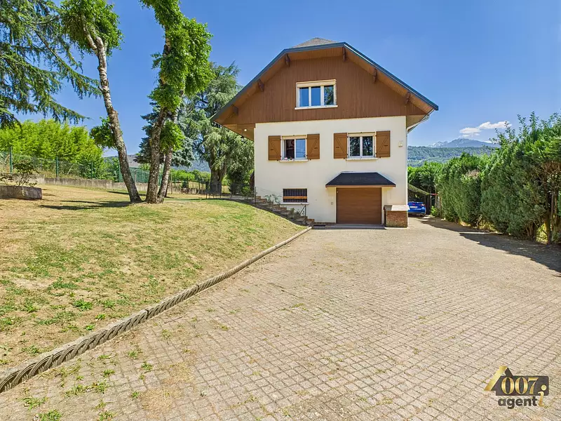 Maison, 197 m²