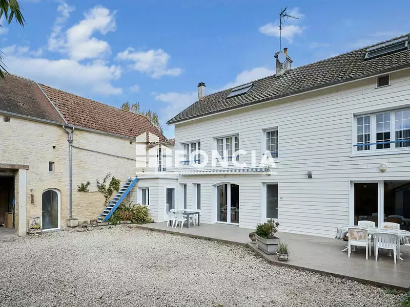 Maison, 230 m²