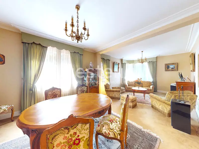 Maison, 201 m²