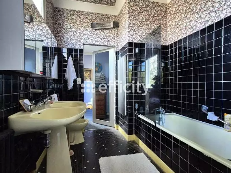 Maison, 195 m²