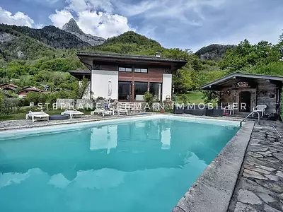 Maison, 225 m²