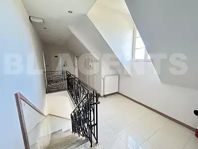 Maison, 320 m²