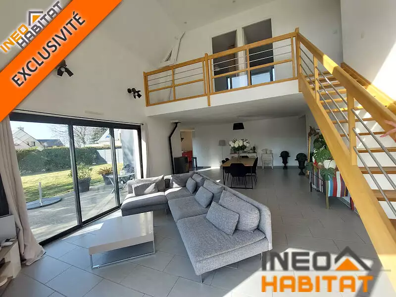 Maison, 166 m²