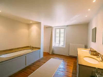 Maison, 370 m²