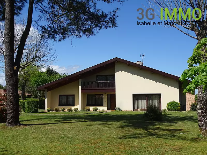 Maison, 208 m²