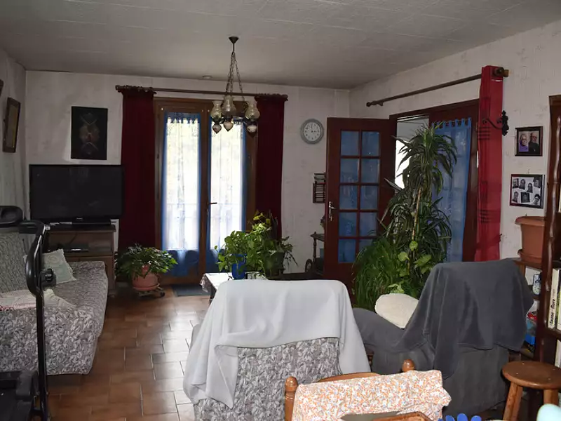 Maison, 240 m²