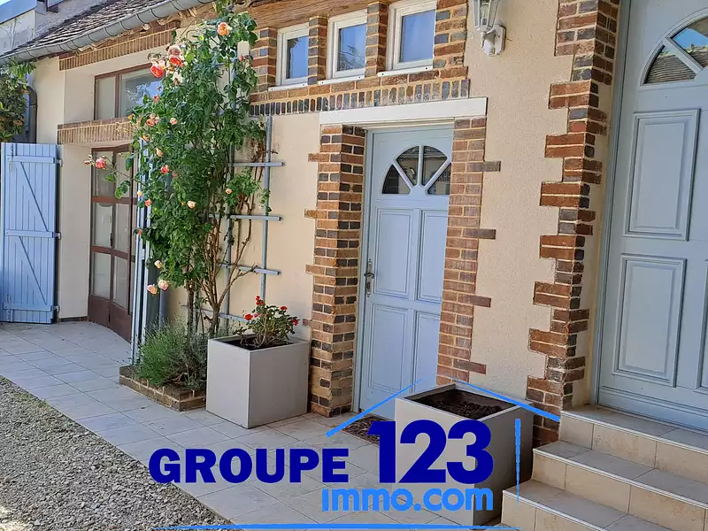 Maison, 211 m²