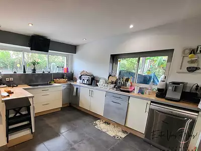 Maison, 235 m²