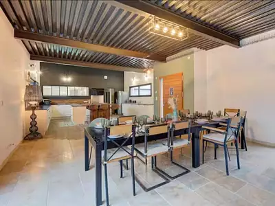 Maison, 280 m²