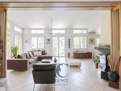 Maison, 235 m²