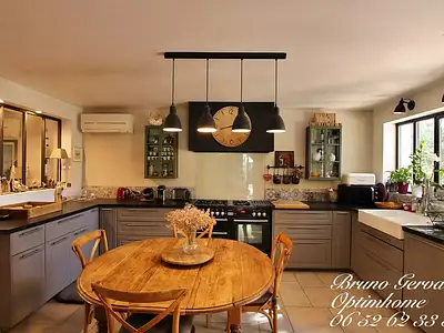 Maison, 215 m²
