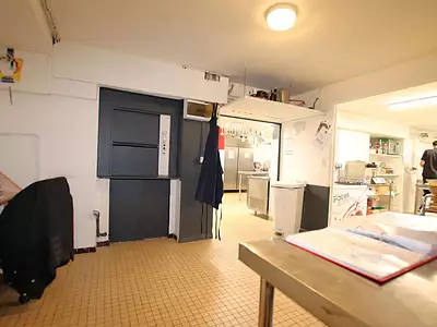 Maison, 1 300 m²
