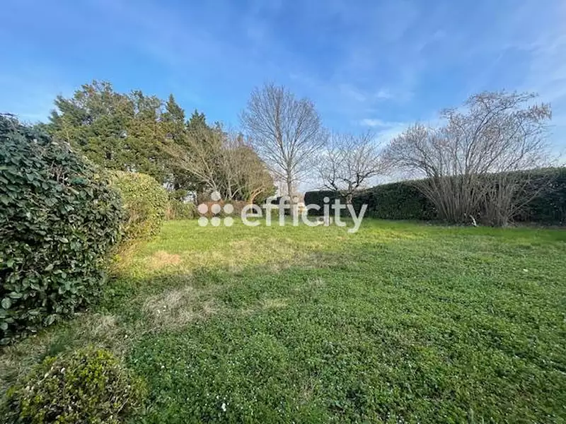 Terrain, 923 m²